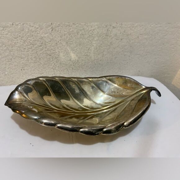 INTERNATIONAL SILVER PLATE 15" LEAF BOWL TROPICAL 8114 TARNISHED - Picture 1 of 7
